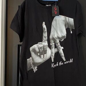 NWT on fire 2x rock the world Black Graphic Tee